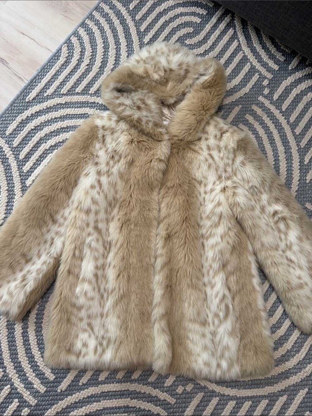 East 5th Snow Leopard Faux Fur Hooded Coat Small Oversized